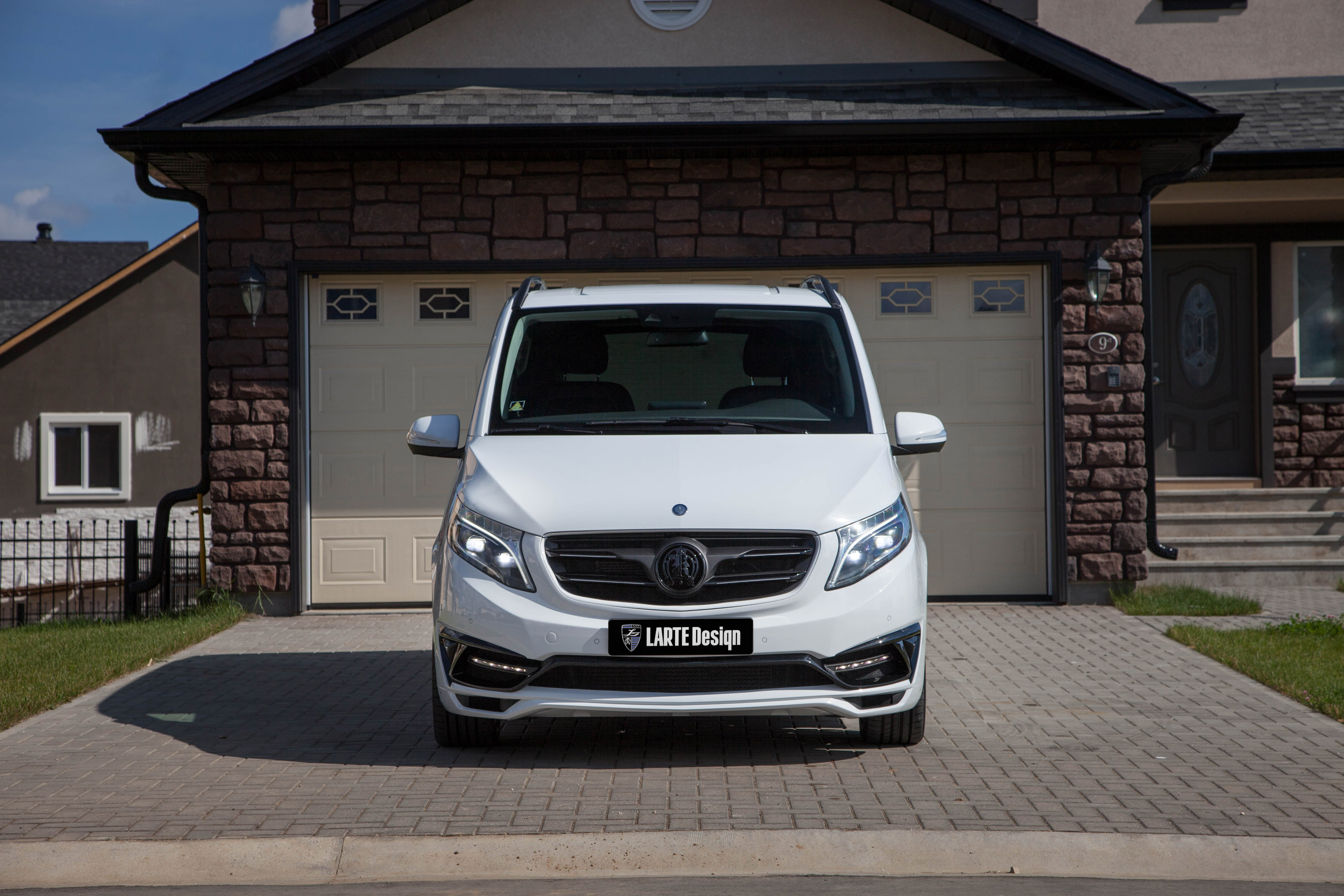 Mercedes-Benz V-Class Black Crystal