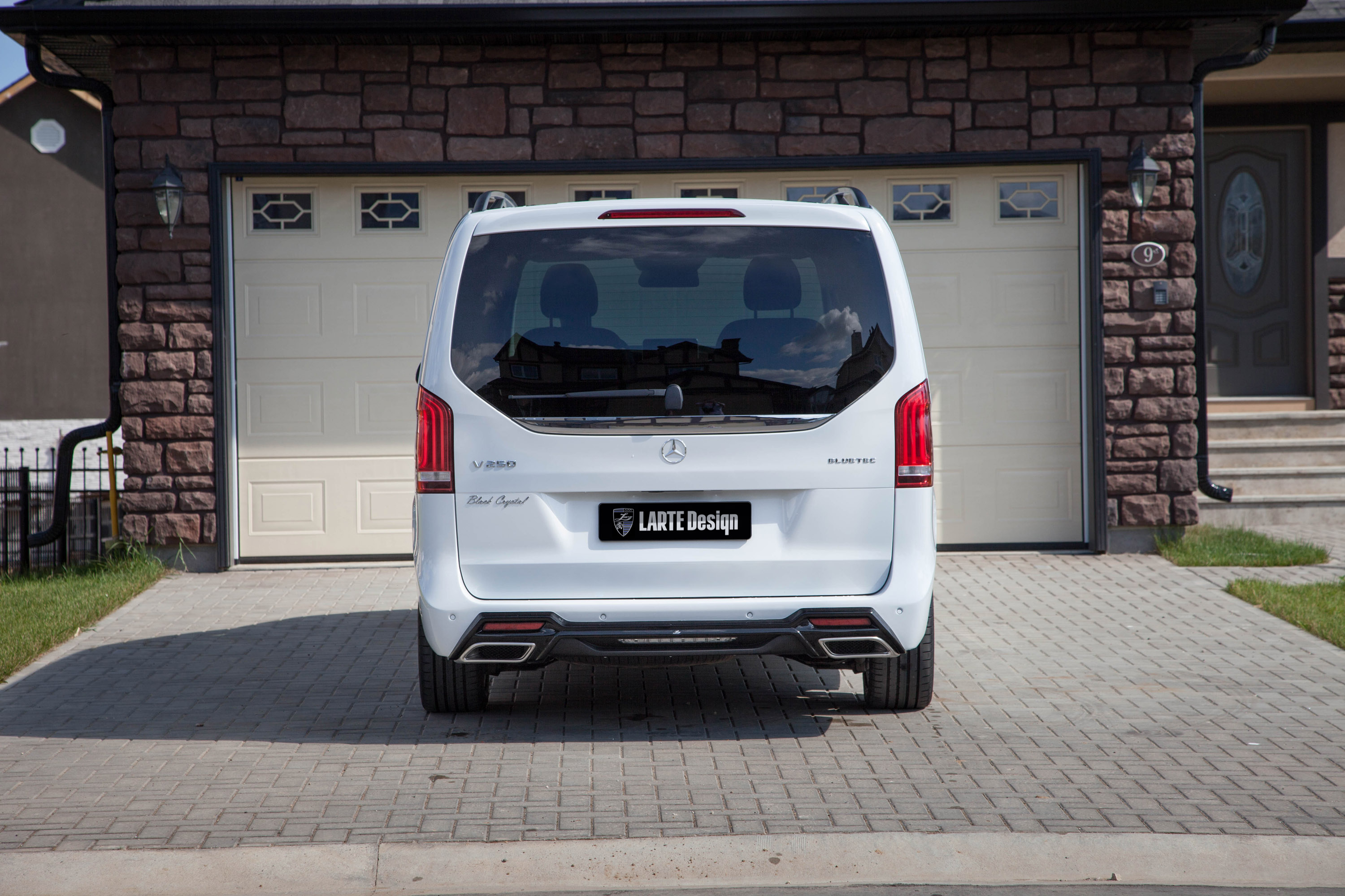 Mercedes-Benz V-Class Black Crystal