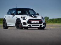 MINI Cooper Works Challenge (2016) - picture 3 of 15