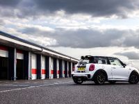 MINI Cooper Works Challenge (2016) - picture 7 of 15