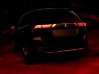 Mitsubishi Outlander Teaser (2016) - picture 2 of 2