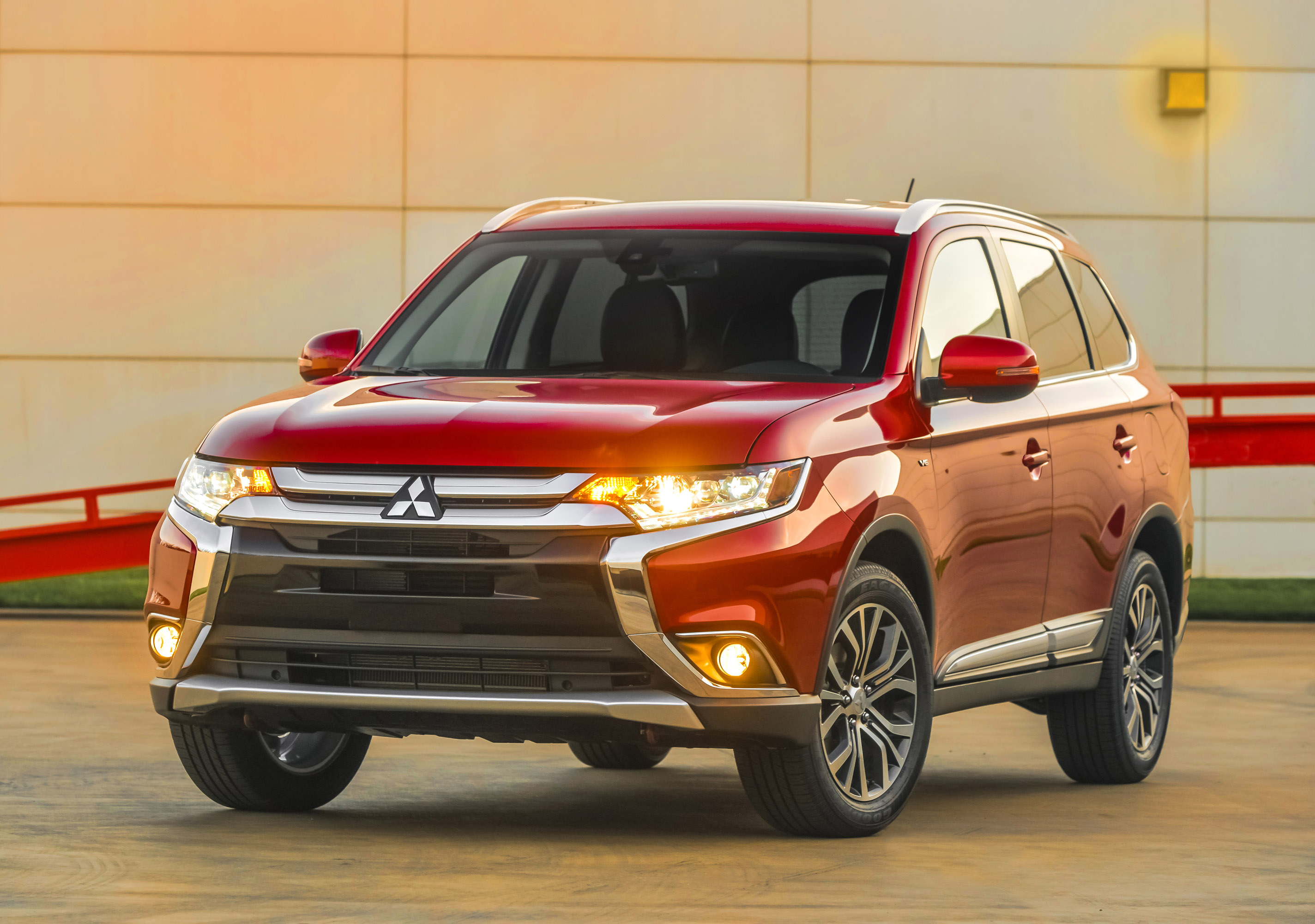 Mitsubishi outlander 2016. Мицубиси Аутлендер 2016. Митсубиши Аутлендер 2016. Mitsubishi Outlander 3 2016. Митсубиси Аутлендер 2020.