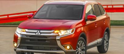 Mitsubishi Outlander (2016) - picture 4 of 24