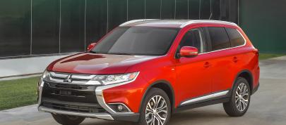 Mitsubishi Outlander (2016) - picture 7 of 24