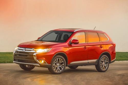 Mitsubishi Outlander (2016) - picture 9 of 24