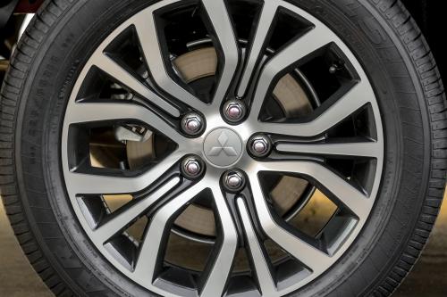 Mitsubishi Outlander (2016) - picture 24 of 24