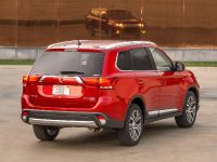 Mitsubishi Outlander (2016) - picture 18 of 24