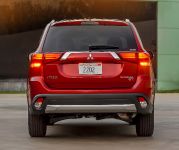 Mitsubishi Outlander (2016) - picture 19 of 24