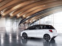 New Design Toyota Yaris (2016) - picture 3 of 4