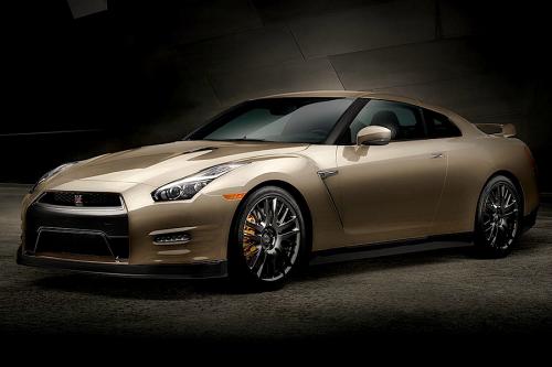 Nissan GT-R 45th Anniversary Gold Edition (2016) - picture 1 of 2