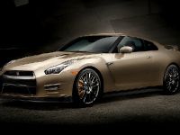 Nissan GT-R 45th Anniversary Gold Edition (2016) - picture 1 of 2