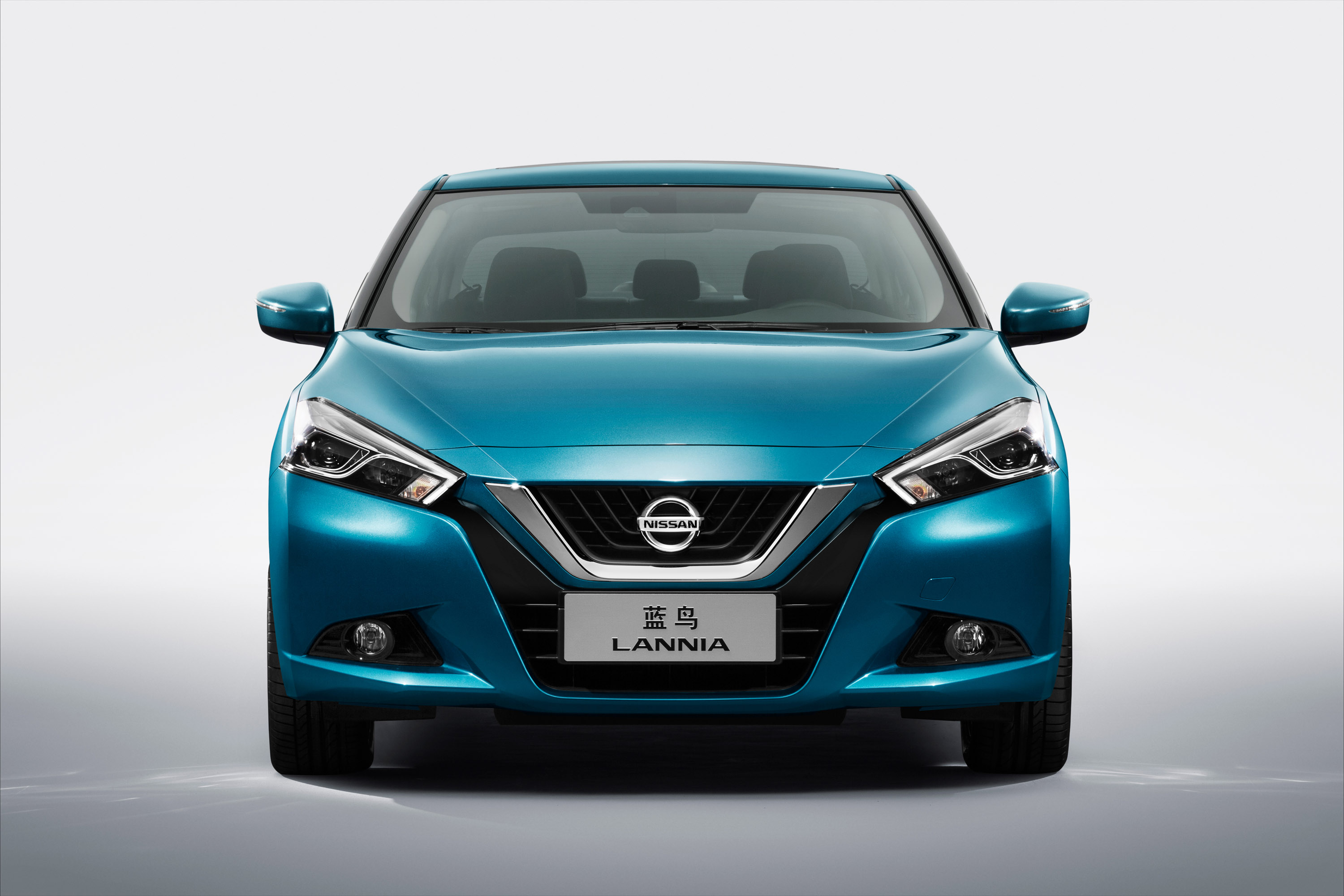 Nissan Lannia