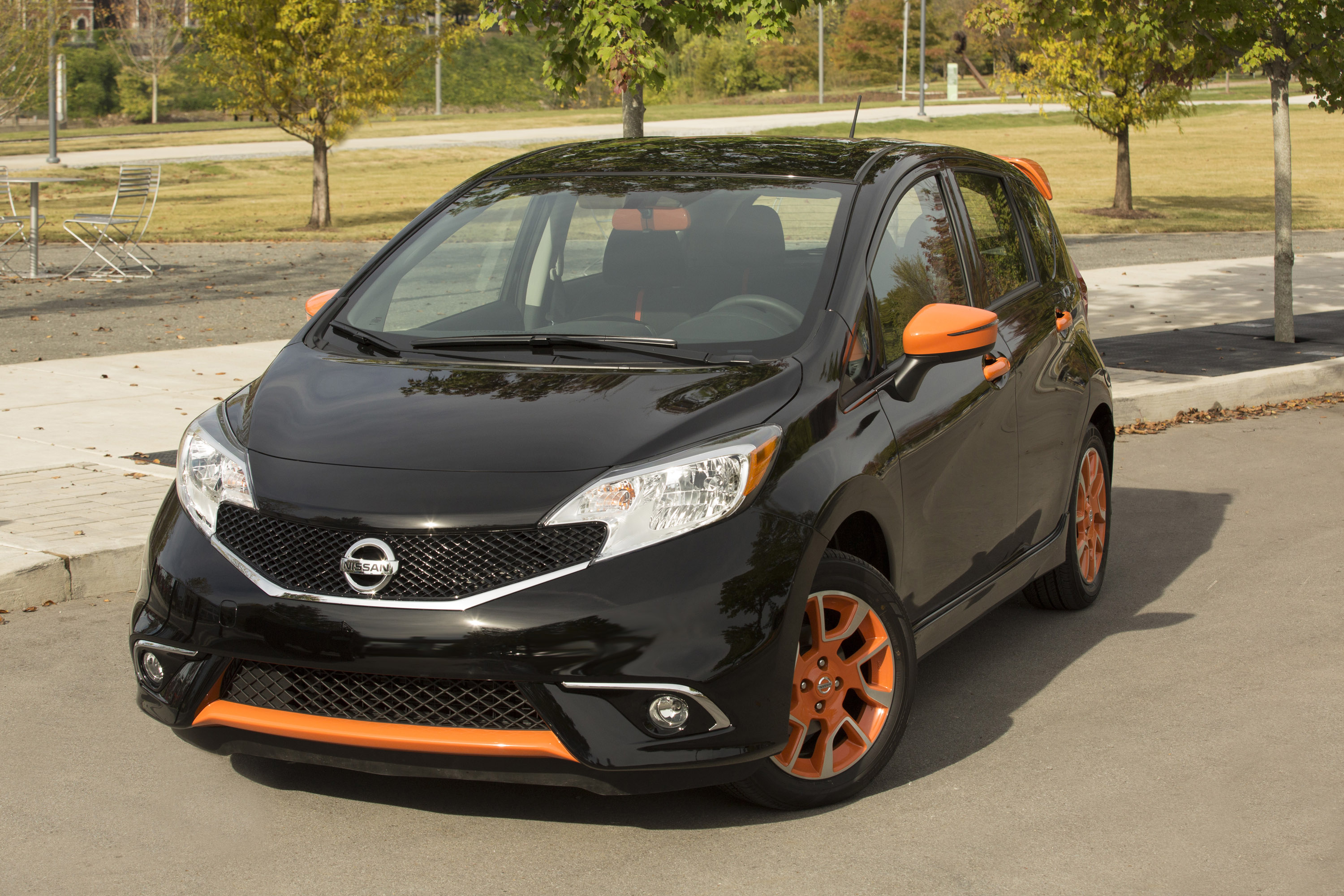 Nissan Versa Note Color Studio