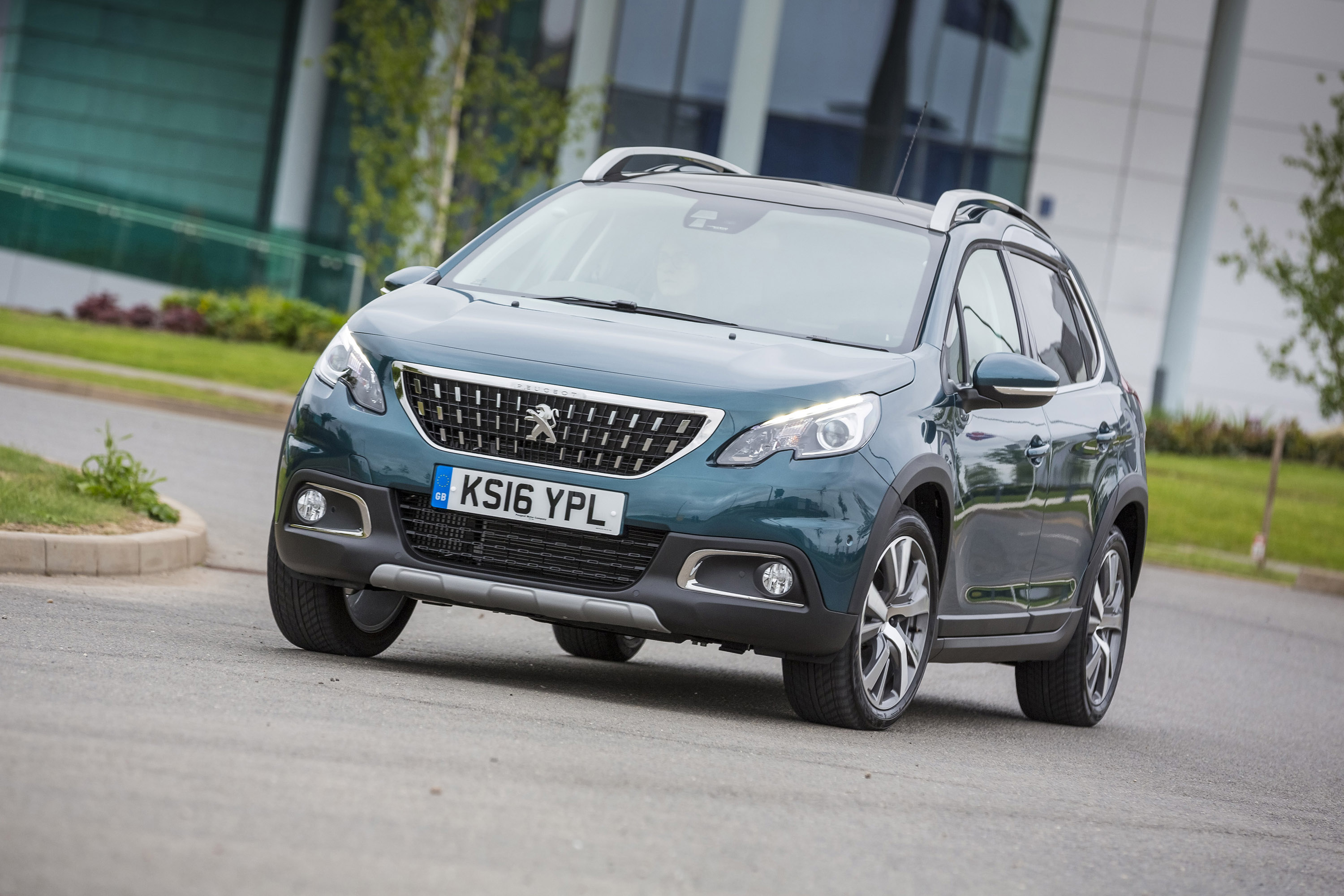 PEUGEOT 2008 GT