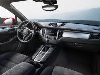 Porsche Macan GTS (2016) - picture 3 of 3