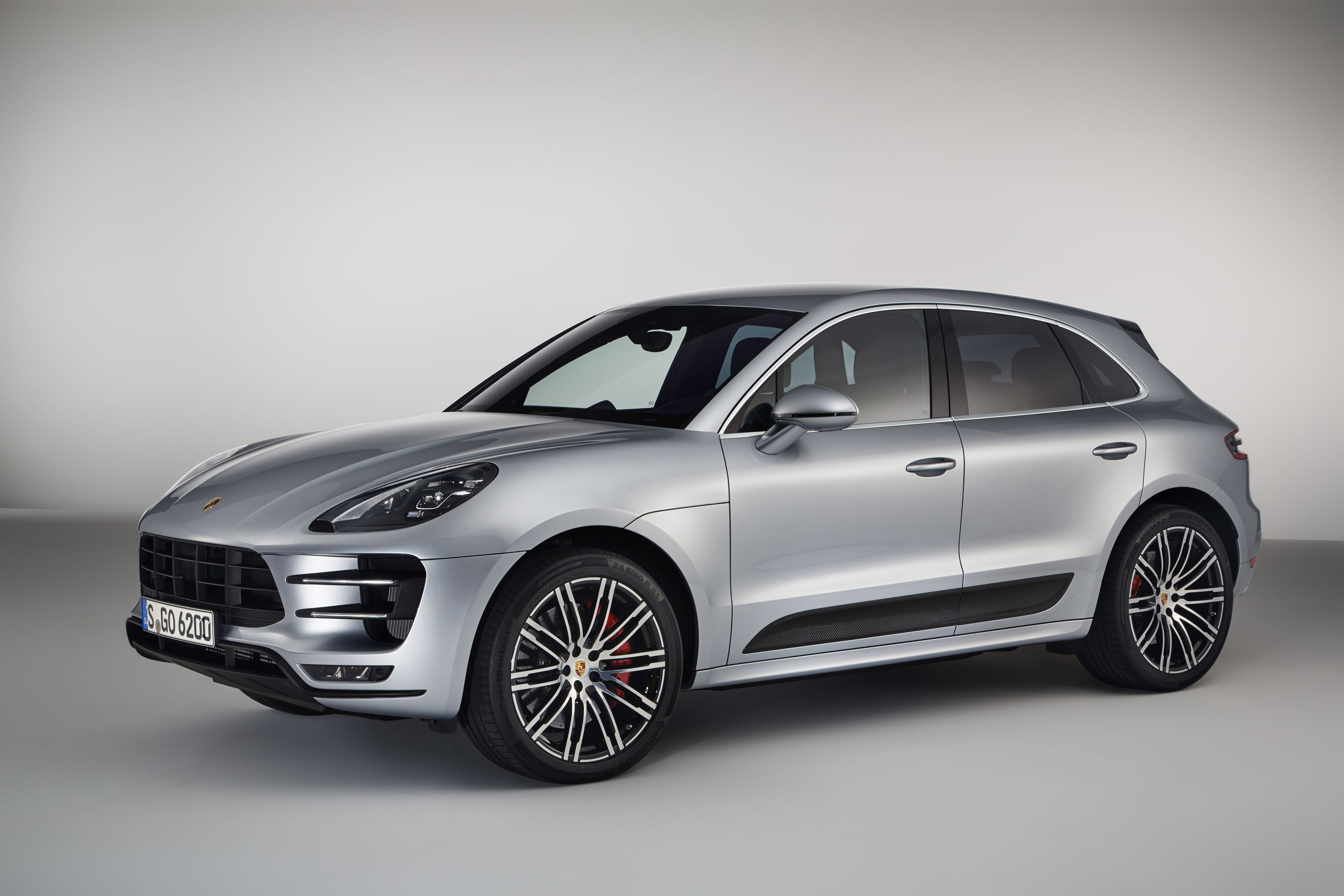 Porsche Macan Turbo Performance Package