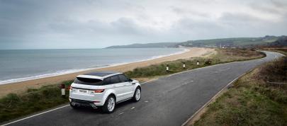 Range Rover Evoque (2016) - picture 12 of 20