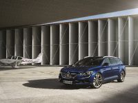 Renault Talisman Estate (2016) - picture 2 of 11