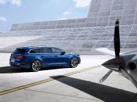 Renault Talisman Estate (2016) - picture 4 of 11