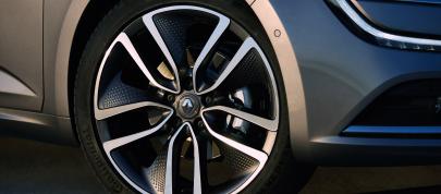 Renault Talisman (2016) - picture 23 of 37