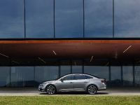 Renault Talisman (2016) - picture 6 of 37