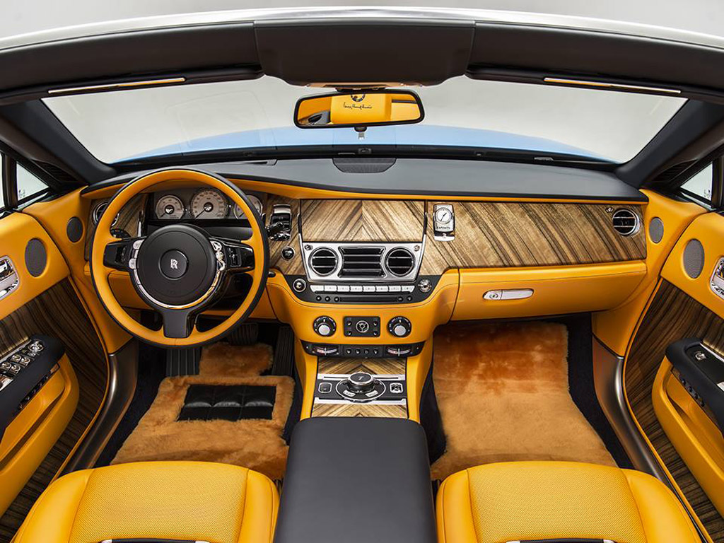 Rolls-Royce Dawn Cabriolet in Bespoke Blue