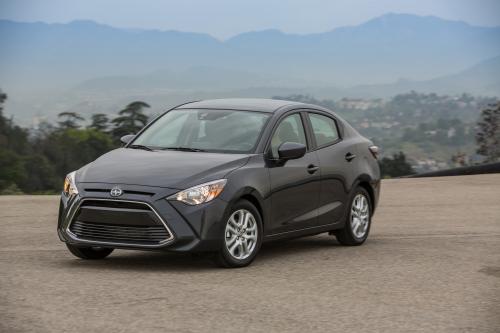 Scion iA (2016) - picture 9 of 26