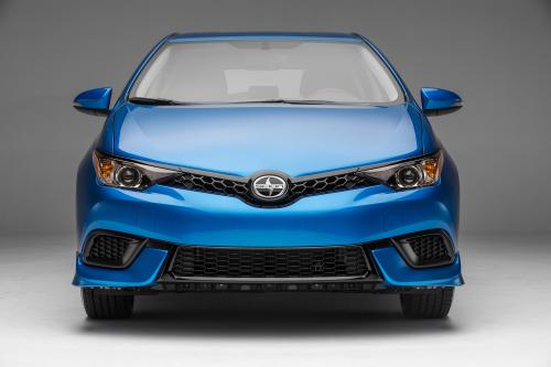 Scion iM (2016) - picture 1 of 6