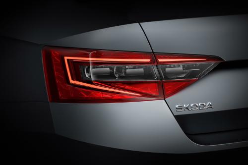 Skoda Superb (2016) - picture 17 of 28
