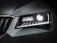 Skoda Superb (2016) - picture 13 of 28