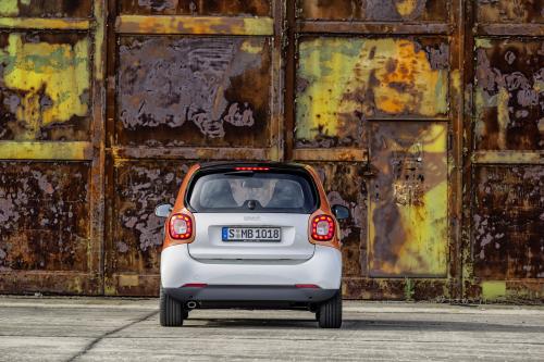 Smart ForTwo (2016) - picture 16 of 23