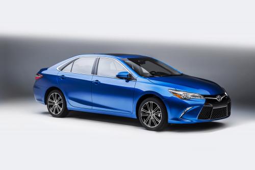 Toyota Camry Special Edition (2016) - picture 1 of 3