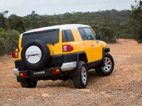 Toyota FJ Cruiser (2016) - picture 4 of 10