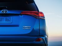 Toyota RAV4 Hybrid Teaser (2016) - picture 1 of 2