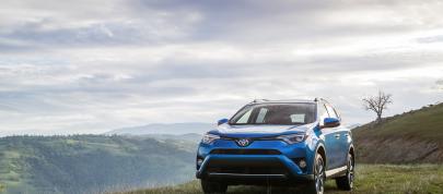 Toyota RAV4 Hybrid (2016) - picture 4 of 53