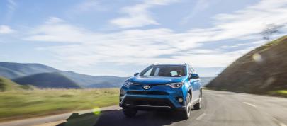Toyota RAV4 Hybrid (2016) - picture 7 of 53