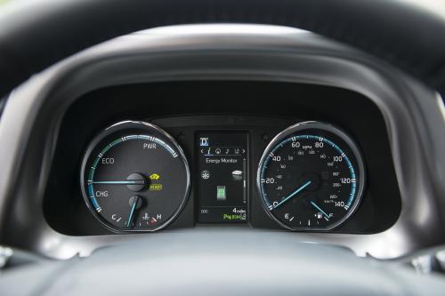 Toyota RAV4 Hybrid (2016) - picture 49 of 53