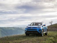 Toyota RAV4 Hybrid (2016) - picture 4 of 53