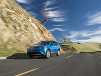 Toyota RAV4 Hybrid (2016) - picture 10 of 53