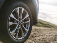 Toyota RAV4 Hybrid (2016) - picture 29 of 53