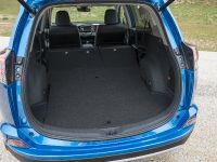 Toyota RAV4 Hybrid (2016) - picture 37 of 53