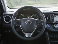Toyota RAV4 Hybrid (2016) - picture 51 of 53
