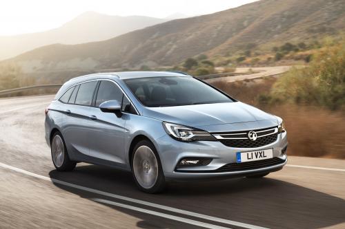 Vauxhall Astra Sports Tourer (2016) - picture 1 of 6