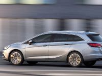 Vauxhall Astra Sports Tourer (2016) - picture 3 of 6
