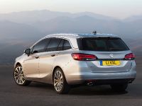 Vauxhall Astra Sports Tourer (2016) - picture 5 of 6