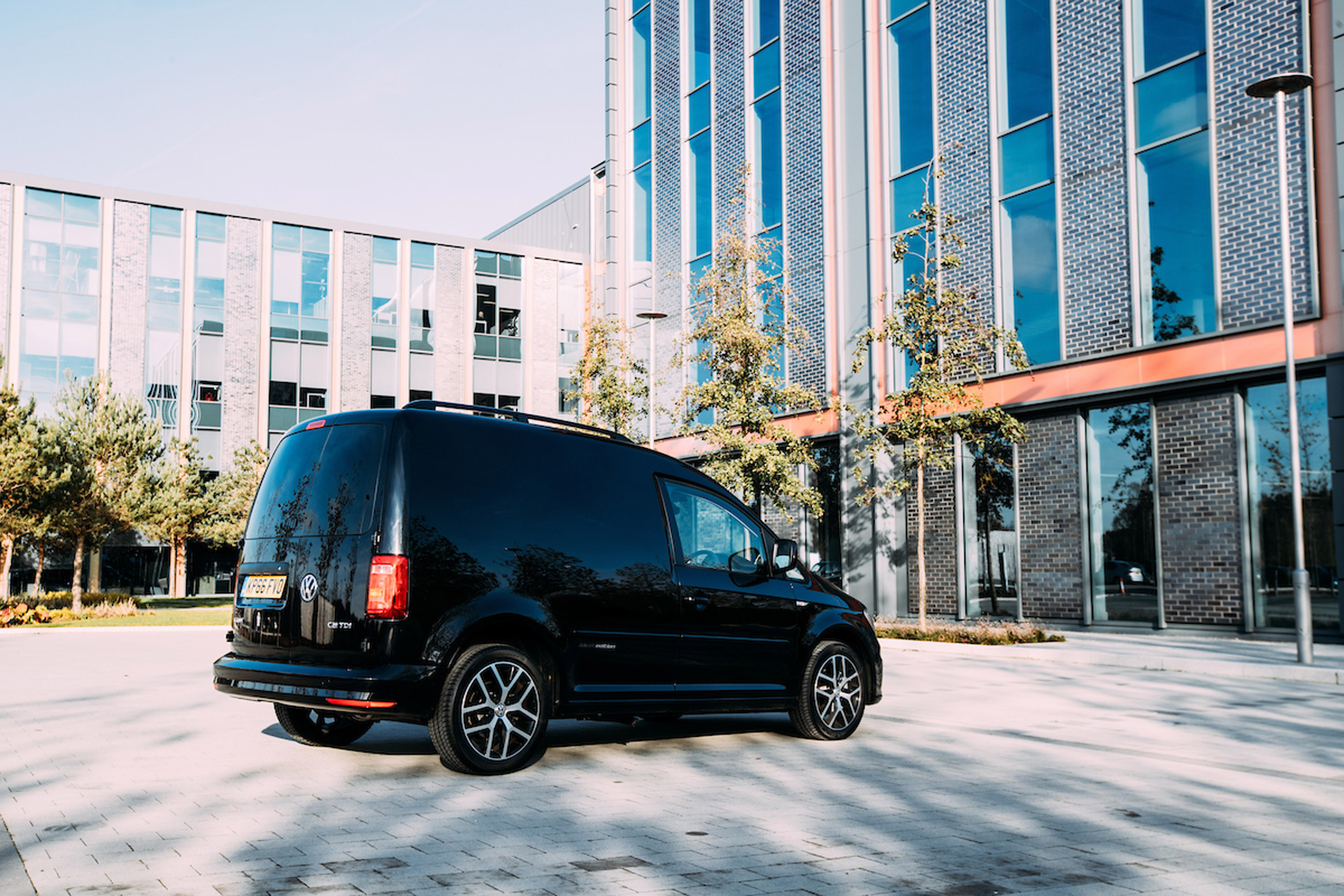 Volkswagen Caddy Black Edition