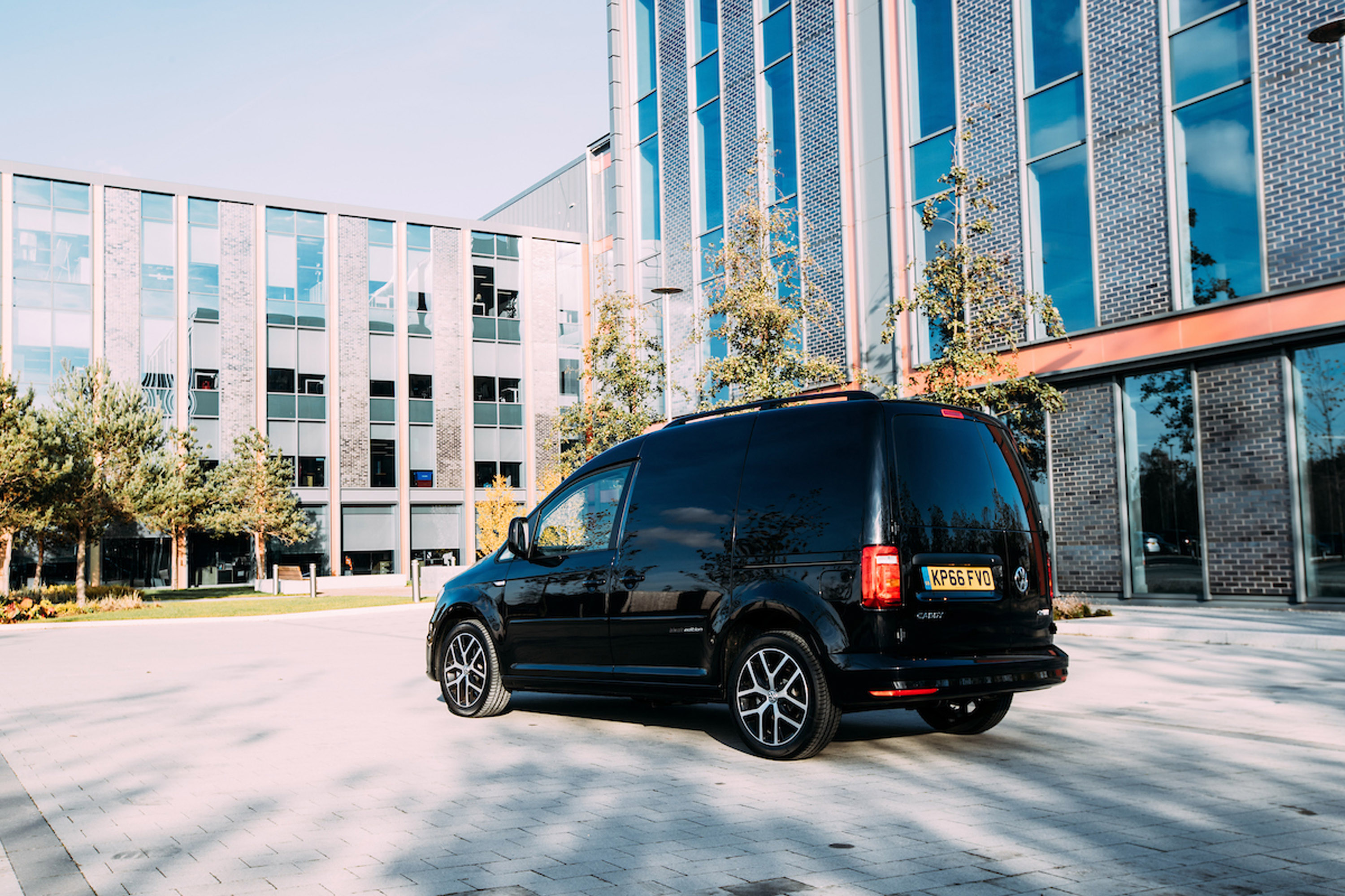 Volkswagen Caddy Black Edition