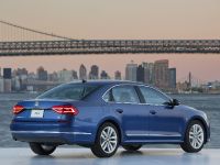 Volkswagen Passat (2016) - picture 6 of 31