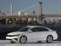 Volkswagen Passat (2016) - picture 11 of 31