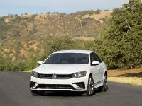 Volkswagen Passat (2016) - picture 13 of 31